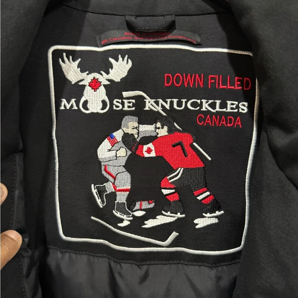 (MINT CONDITION) Moose Knuckles Original Stirling Parka with Fox Fur - Picture 2 of 9
